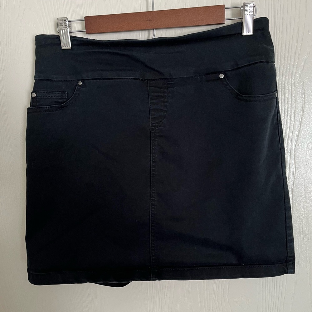 S.C. & CO maternity skort